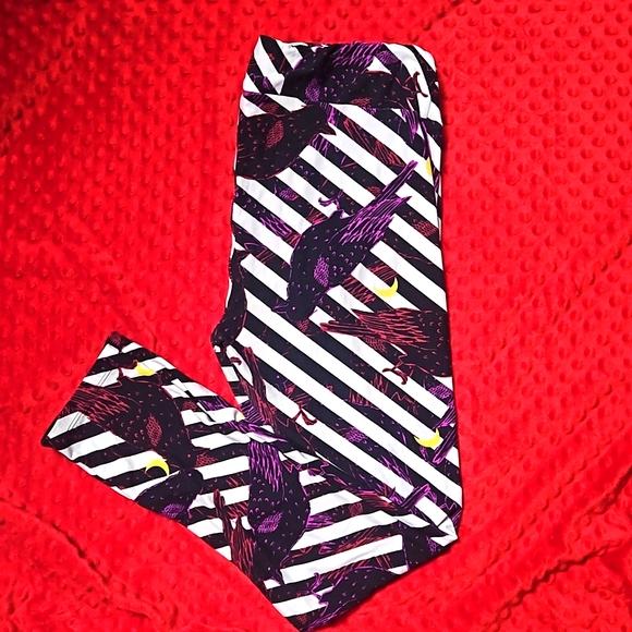 LuLaRoe Pants - Raven and Moon LuLaRoe Leggings TC fits women's 12-18 Goth Punk